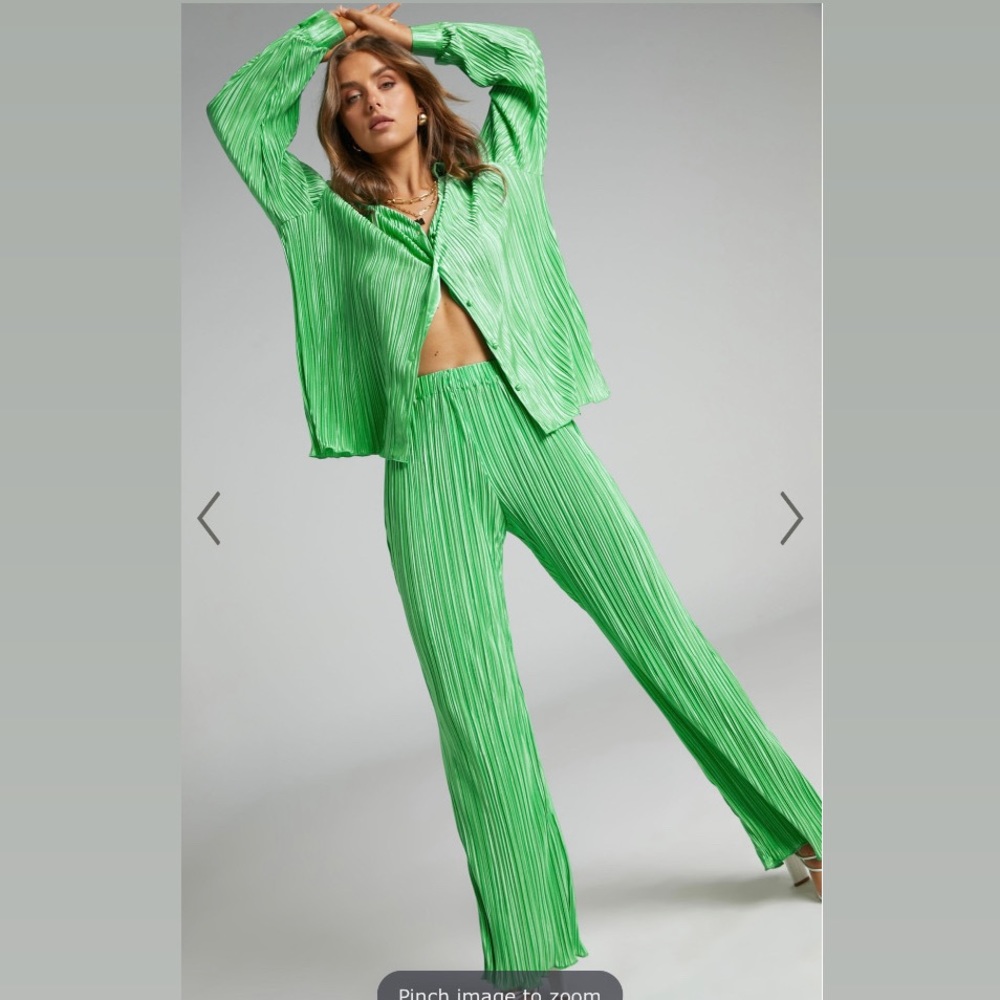 Showpo | Beca Plisse Flared Pants in Bright Green